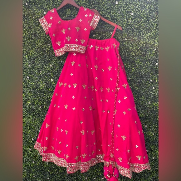 Beautiful pure silk kids lehnga choli set with dupatta. - Picture 1 of 6
